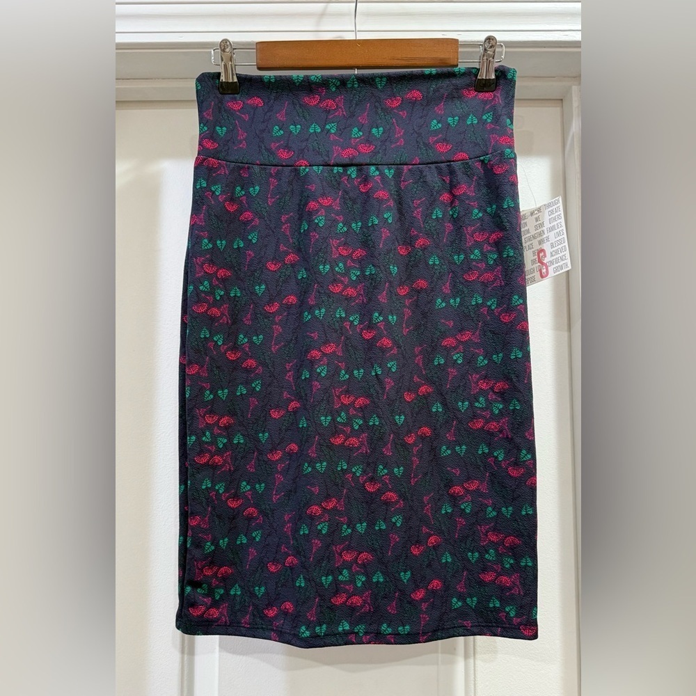 LuLaRoe Cassie Pencil Skirt Size Small 🆕🆕🆕🆕